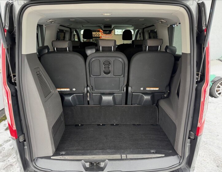 Ford Tourneo Custom 23