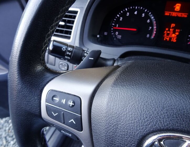 Toyota Avensis Sedan / Limuzína 2,0 l 112 kw