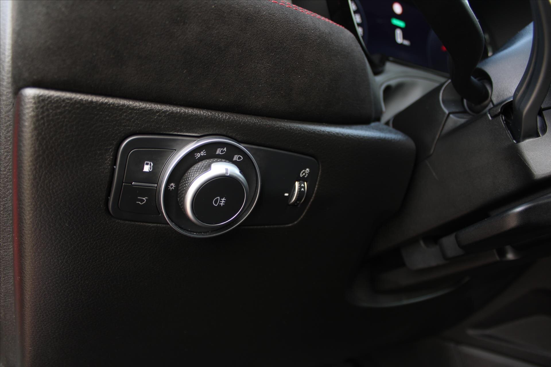 Alfa Romeo Tonale SUV / Terénní 1,3 l 226 kw