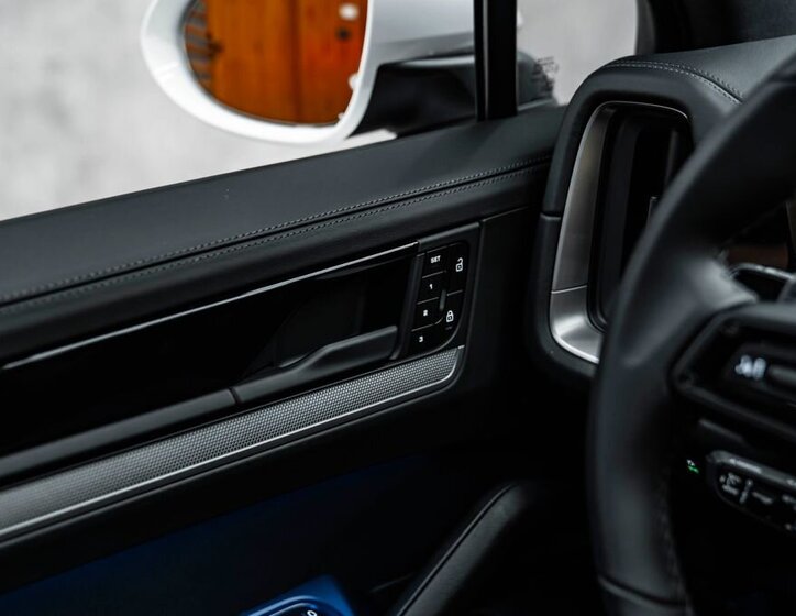 Porsche Cayenne SUV 3,0 l 260 kw