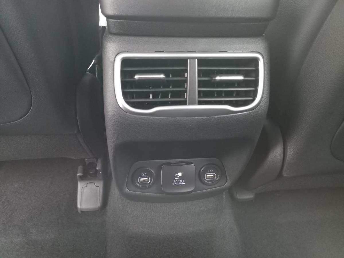 Hyundai Santa Fe SUV 1,6 l 195 kw