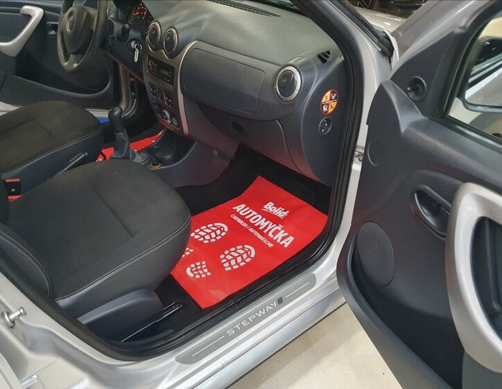 Dacia Sandero Hatchback 1,6 l 62 kw