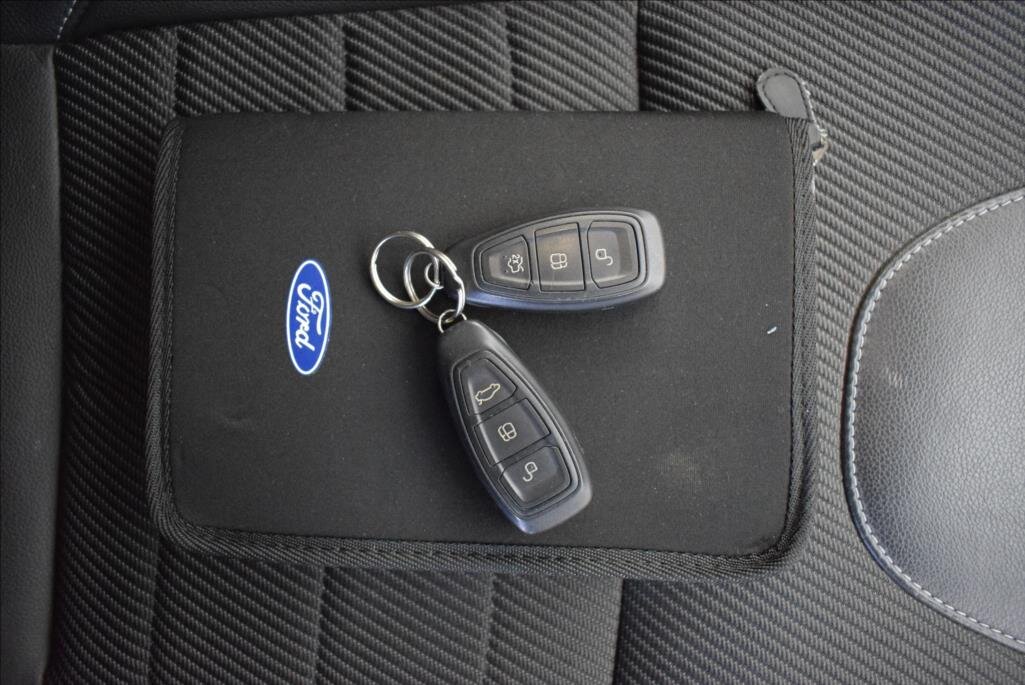 Ford Kuga SUV 1,5 l 110 kw