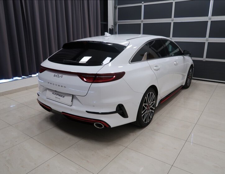 KIA ProCeed Kombi 1,6 l 150 kw