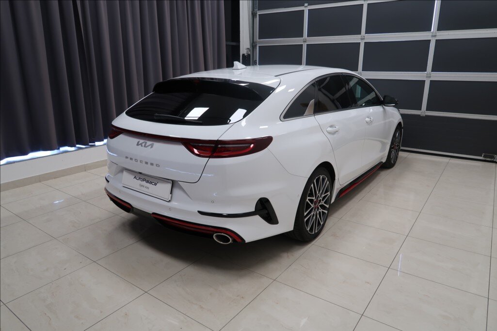 KIA ProCeed Kombi 1,6 l 150 kw