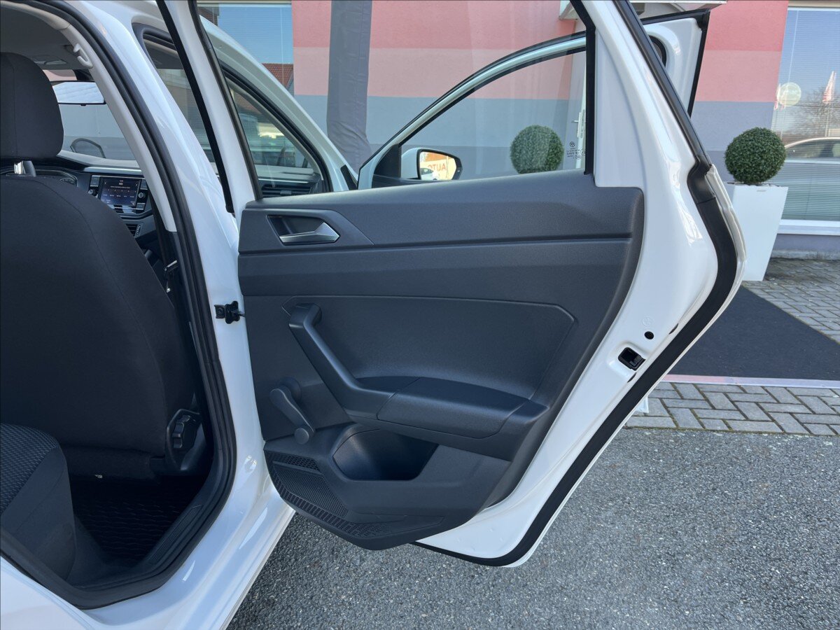 Volkswagen Polo Hatchback 999,0 48 kw