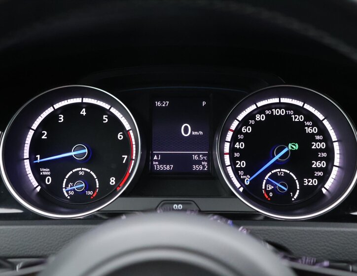 Volkswagen Golf Hatchback 2,0 l 221 kw