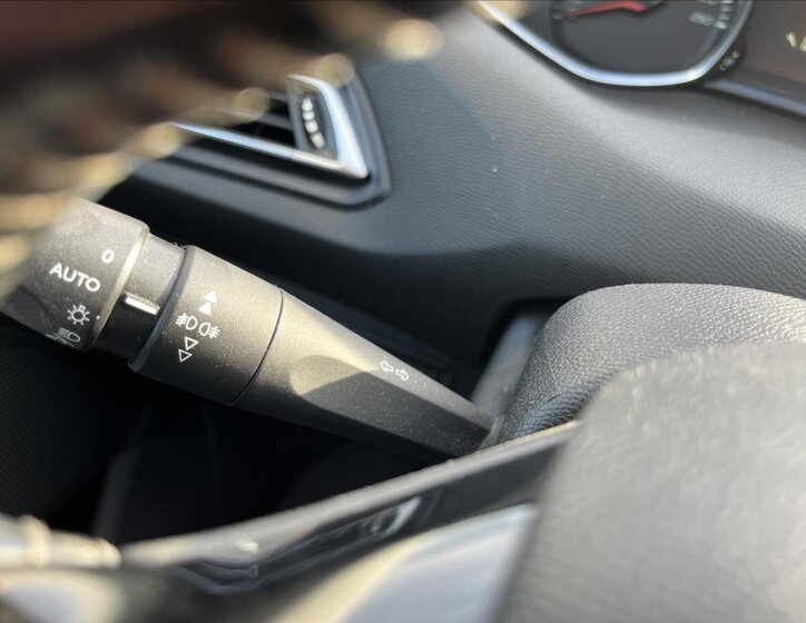 Peugeot 308 Kombi 1,5 l 96 kw