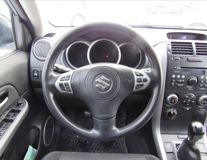 Suzuki Grand Vitara SUV 2,0 l 103 kw
