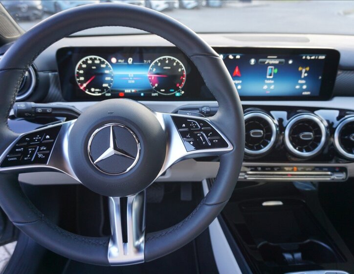 Mercedes-Benz Třídy A Hatchback 1,3 l 100 kw