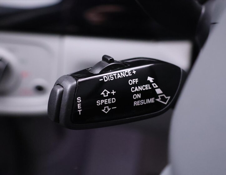 Audi A8 Sedan / Limuzína 4,2 l 273 kw