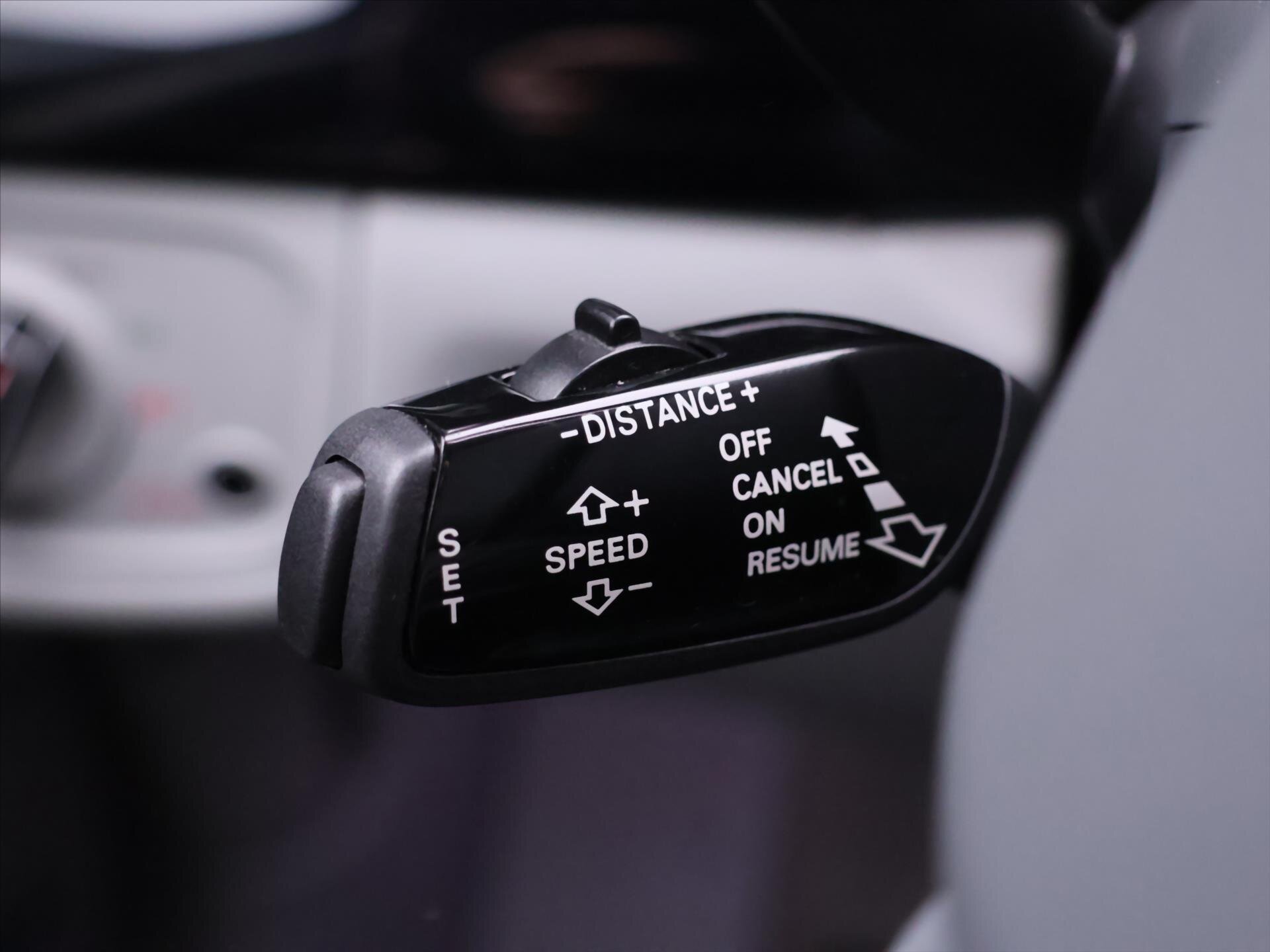 Audi A8 Sedan / Limuzína 4,2 l 273 kw