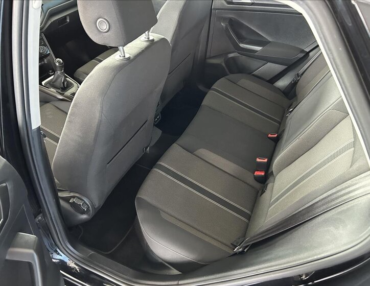 Volkswagen T-Roc SUV 2,0 l 110 kw