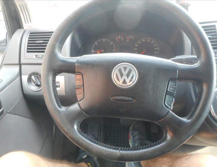 Volkswagen Multivan Kombi 2,5 l 128 kw