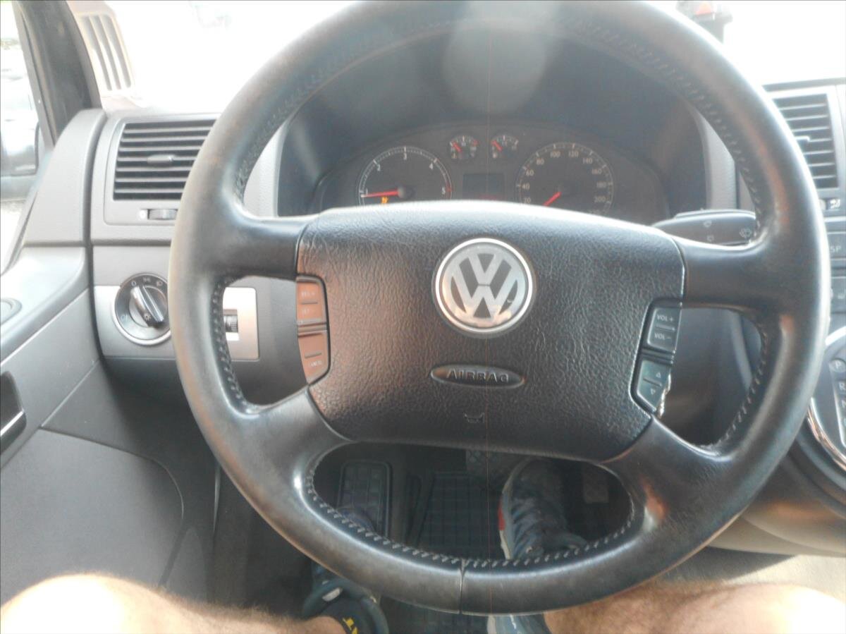 Volkswagen Multivan Kombi 2,5 l 128 kw