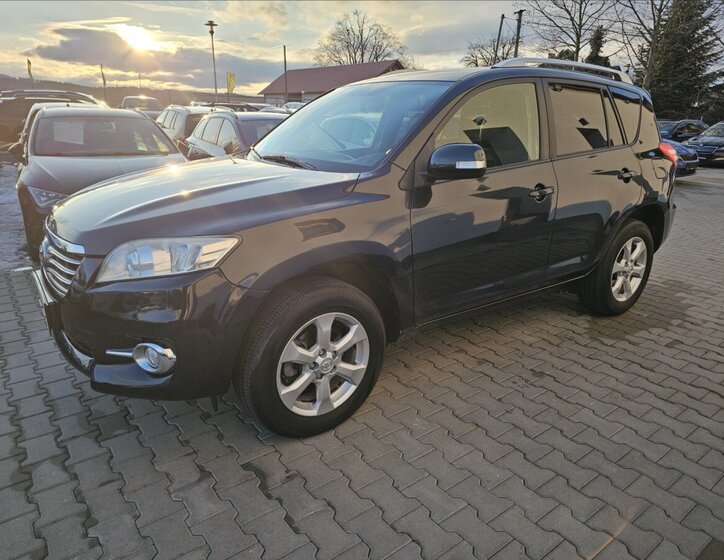 Toyota RAV4 Kombi 2,2 l 110 kw