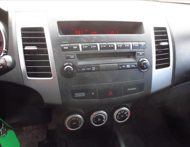 Mitsubishi Outlander SUV / Terénní 2,4 l 125 kw