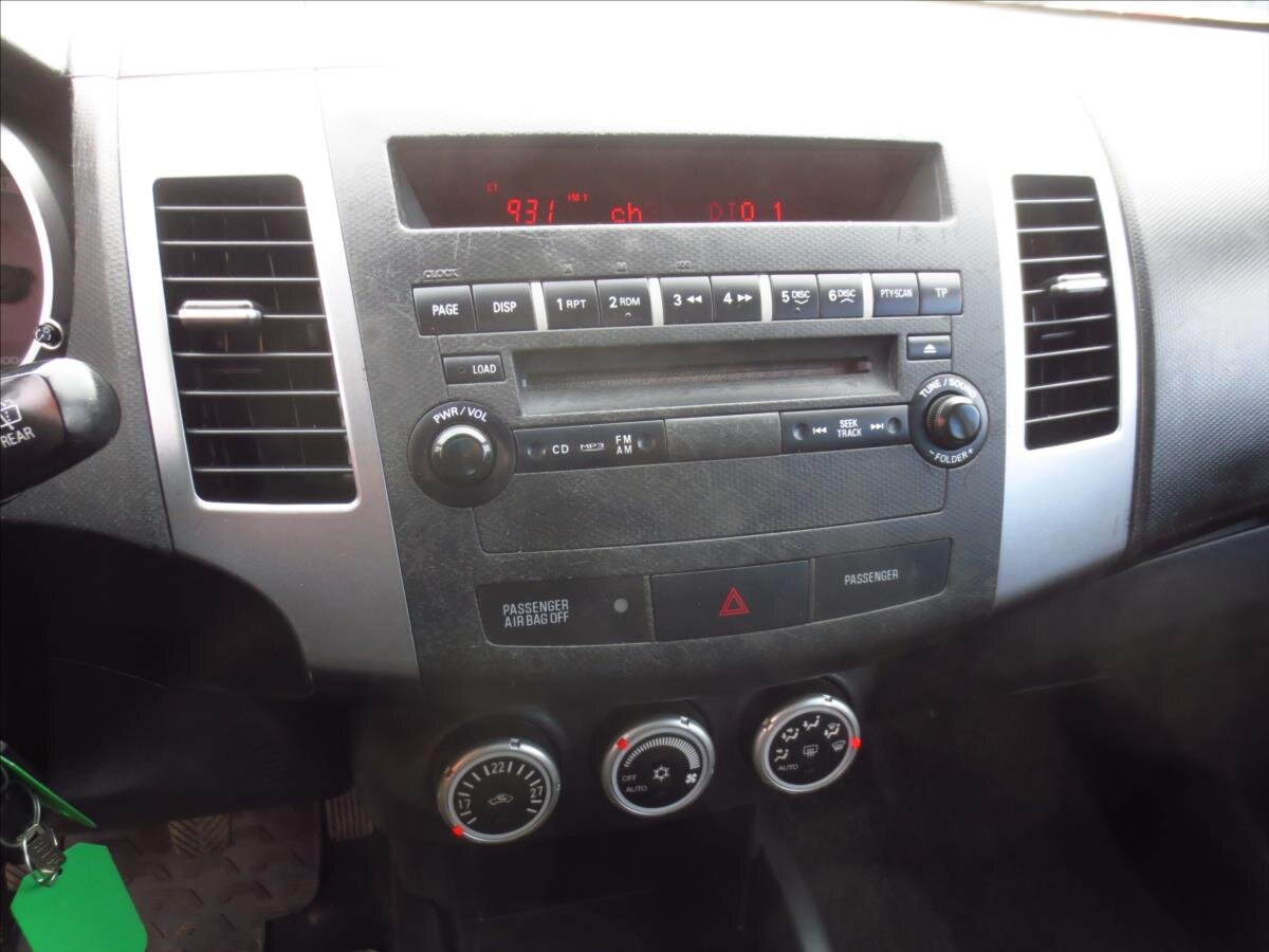 Mitsubishi Outlander SUV / Terénní 2,4 l 125 kw