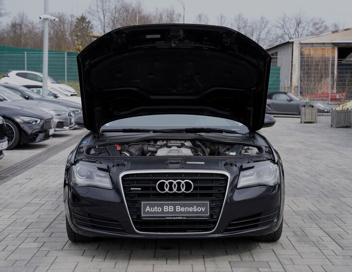 Audi A8 Sedan / Limuzína 3,0 l 213 kw