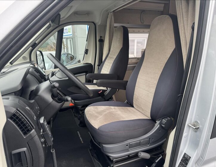 Peugeot Ostatní Ostatní 3,0 l 130 kw