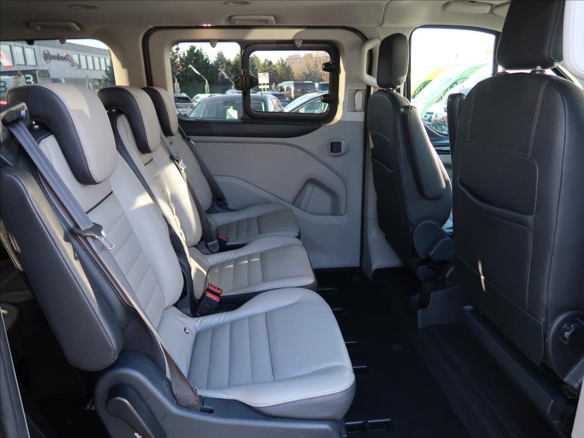 Ford Tourneo Custom MPV 2,0 l 96 kw