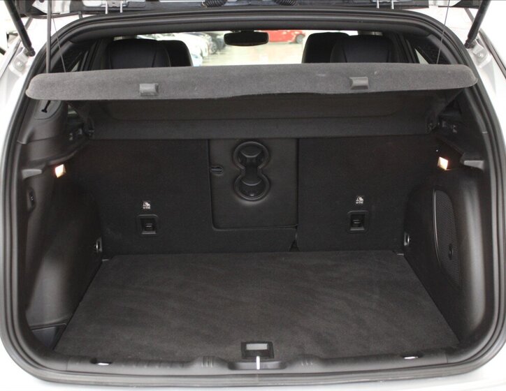 Jeep Compass SUV / Terénní 1,3 l 110 kw