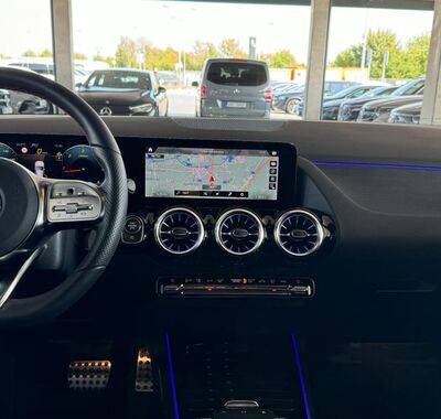 Mercedes-Benz GLA 12