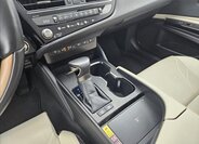 Lexus ES 300h 16