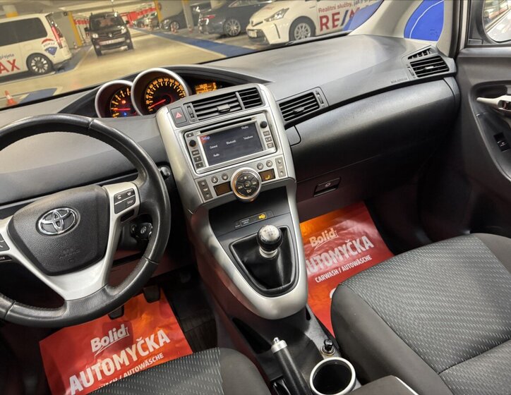 Toyota Verso Kombi 2,0 l 93 kw