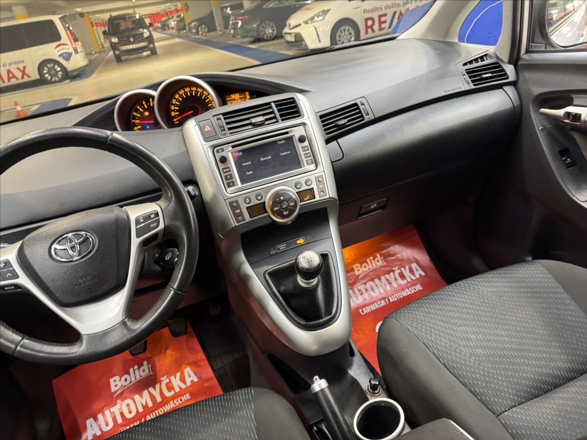 Toyota Verso Kombi 2,0 l 93 kw