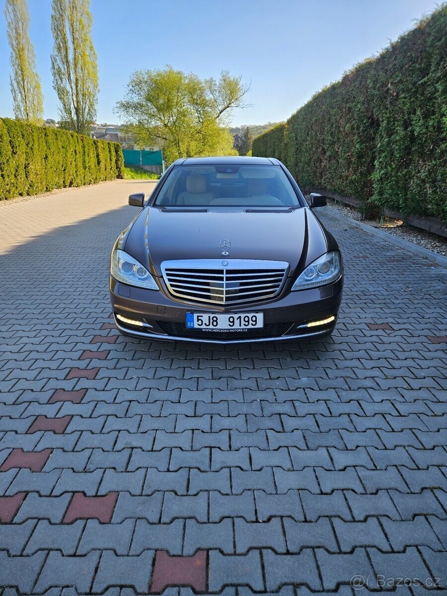 Mercedes-Benz Ostatní Sedan / Limuzína 0,0 0