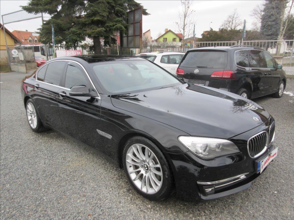 BMW Řada 7 Sedan 3,0 l 190 kw