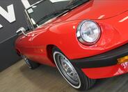 Alfa Romeo Spider 12