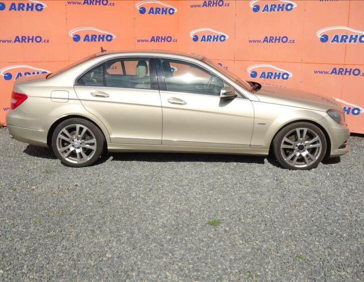 Mercedes-Benz Třídy C Sedan 3,0 l 170 kw