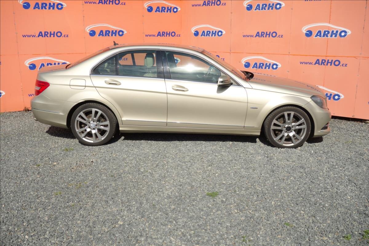 Mercedes-Benz Třídy C Sedan 3,0 l 170 kw