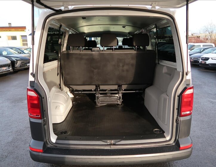 Volkswagen Transporter 22