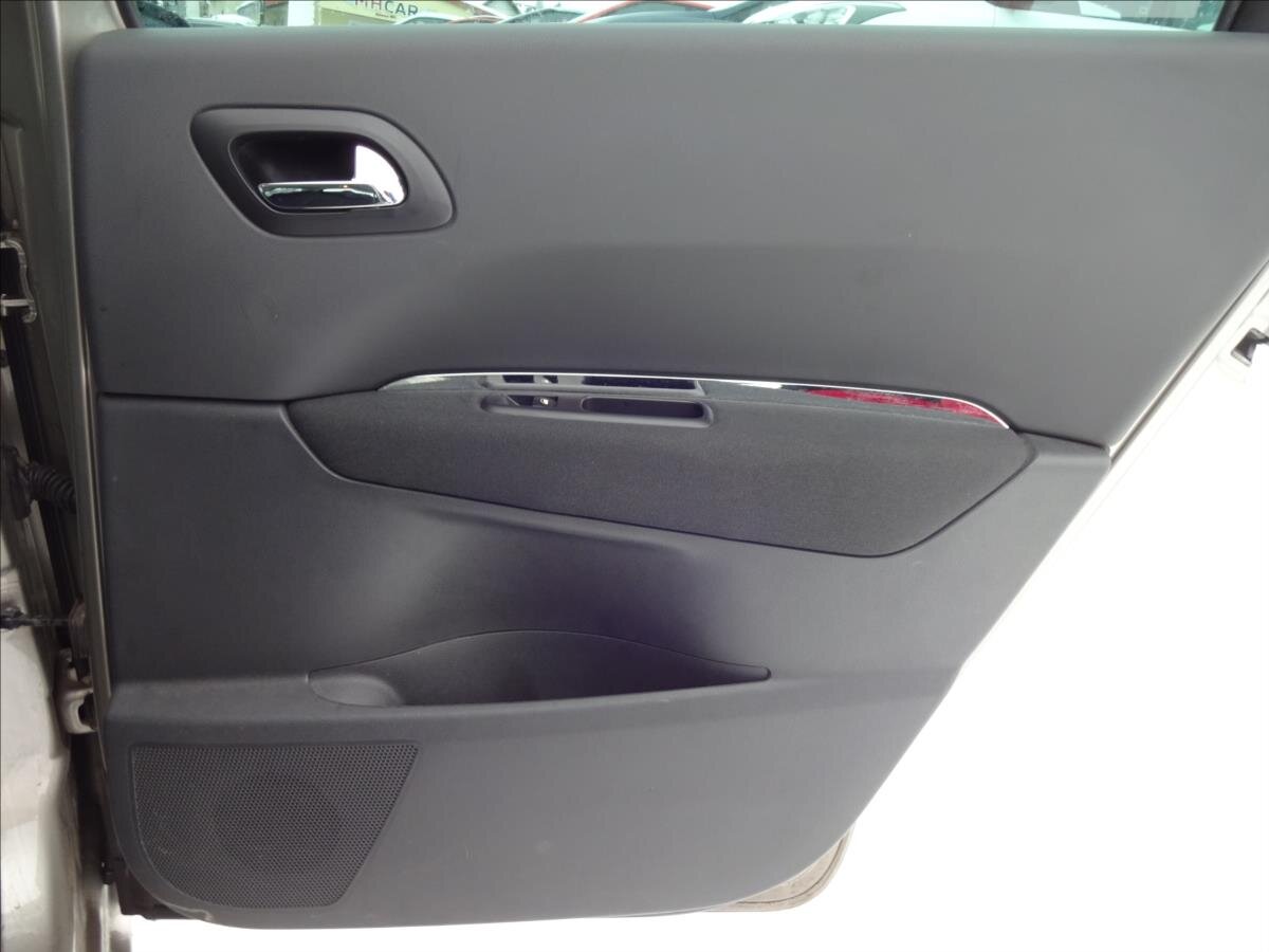 Peugeot 5008 MPV 1,6 l 115 kw