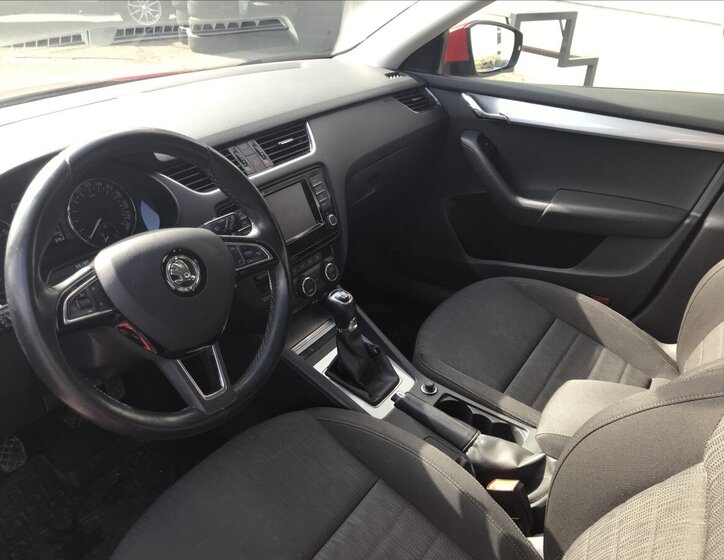 Škoda Octavia Sedan / Limuzína 2,0 l 110 kw