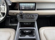 Land Rover Defender 16