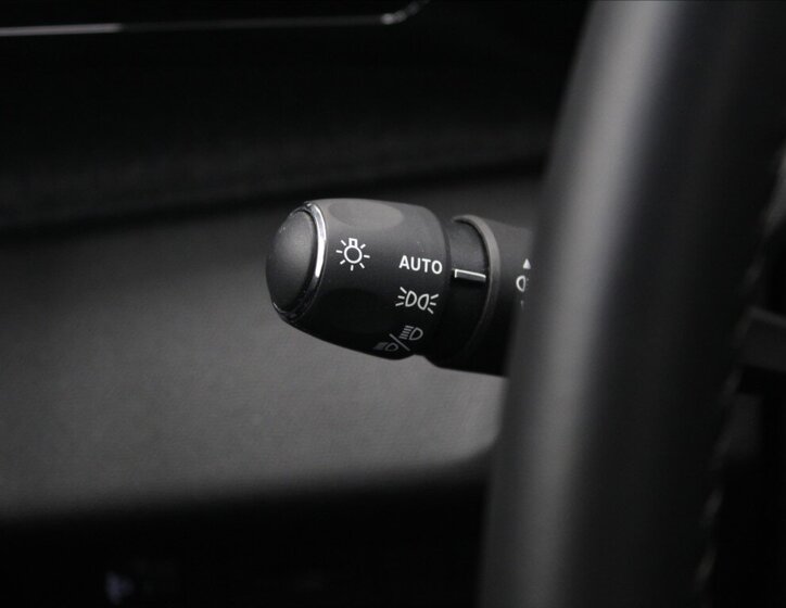 Peugeot 408 Liftback 1,2 l 96 kw