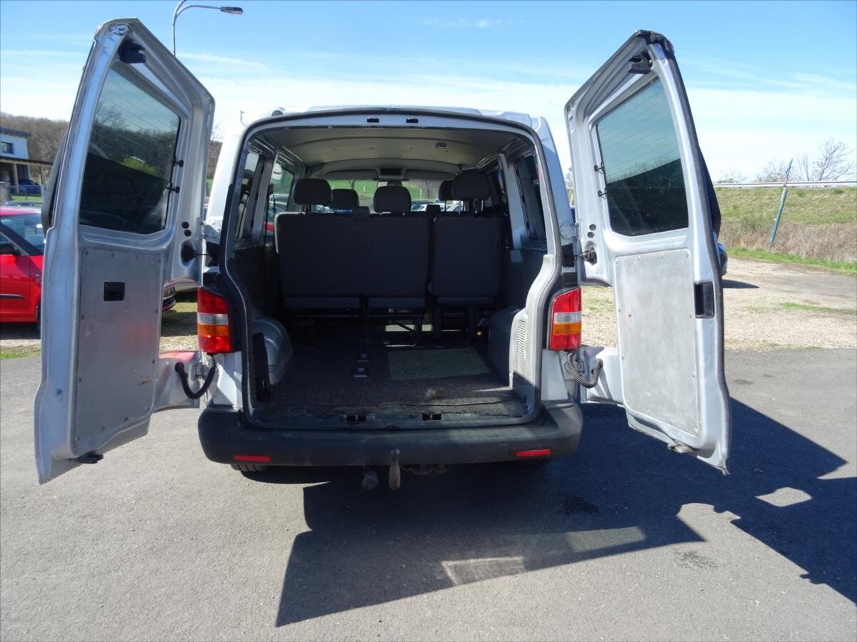 Volkswagen Caravelle MPV 2,5 l 96 kw