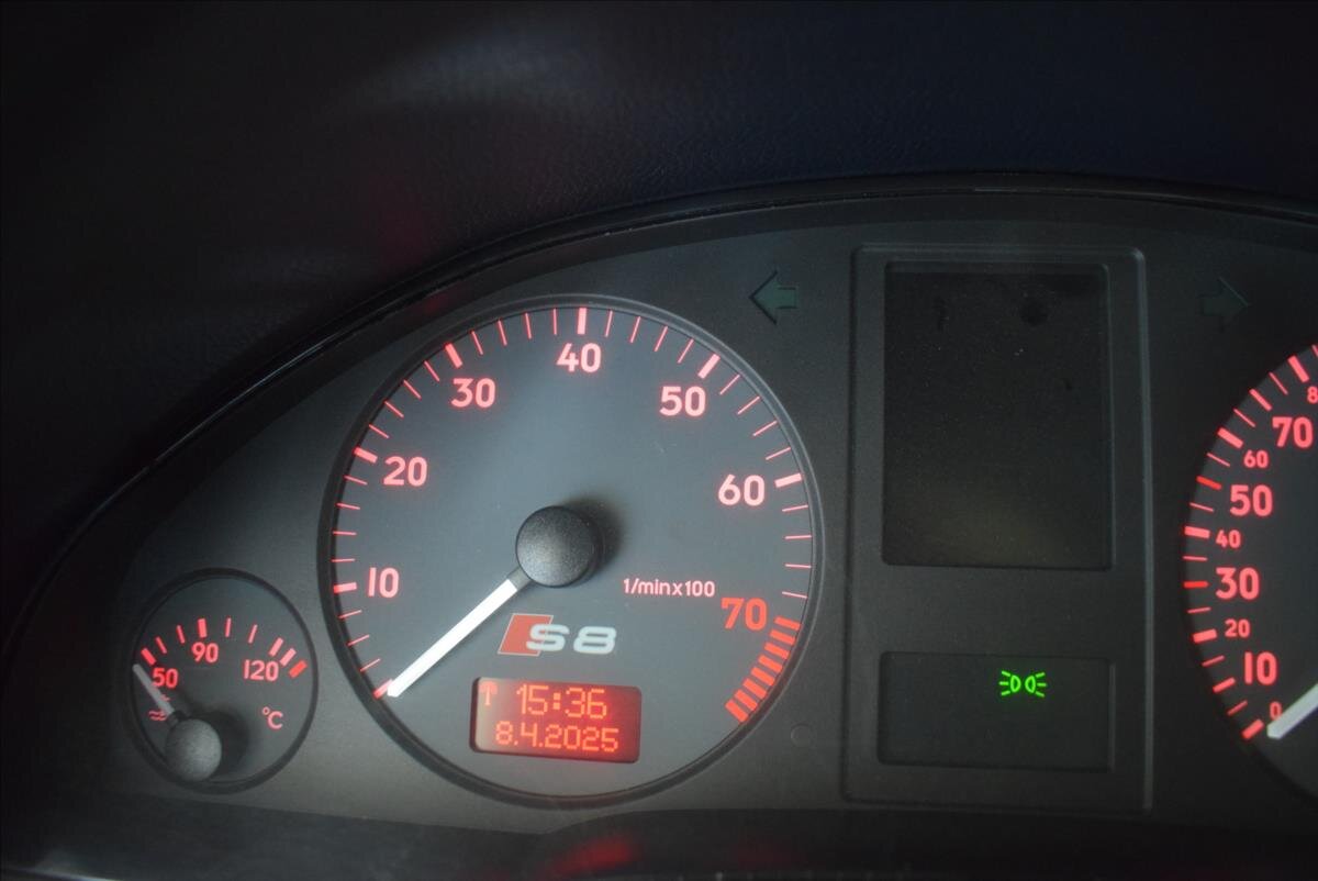 Audi S8 Sedan / Limuzína 4,2 l 265 kw