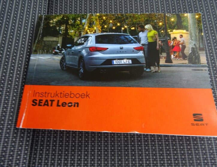 Seat Leon Hatchback 1,5 l 96 kw