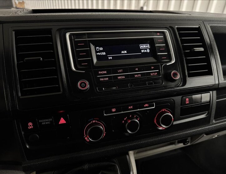 Volkswagen Transporter 22