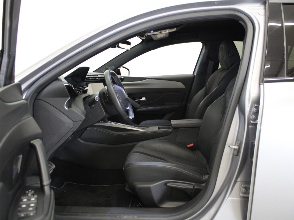 Peugeot 308 Hatchback 1,2 l 96 kw