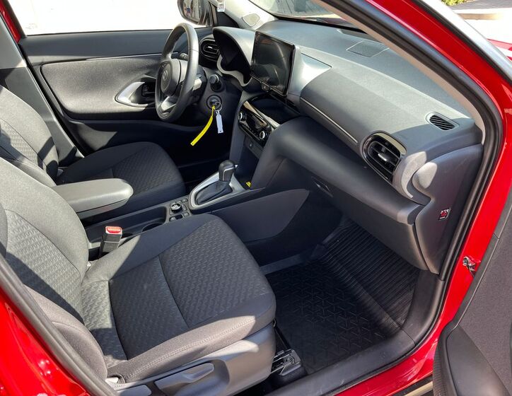 Toyota Yaris Cross 17