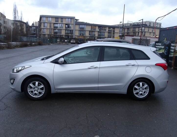 Hyundai i30 Kombi 1,6 l 99 kw