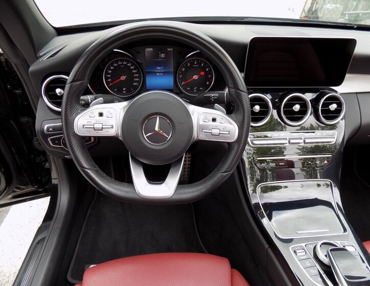 Mercedes-Benz Třídy C Kabriolet 3,0 l 245 kw