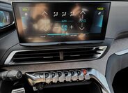 Peugeot 3008 SUV 1,6 l 133 kw