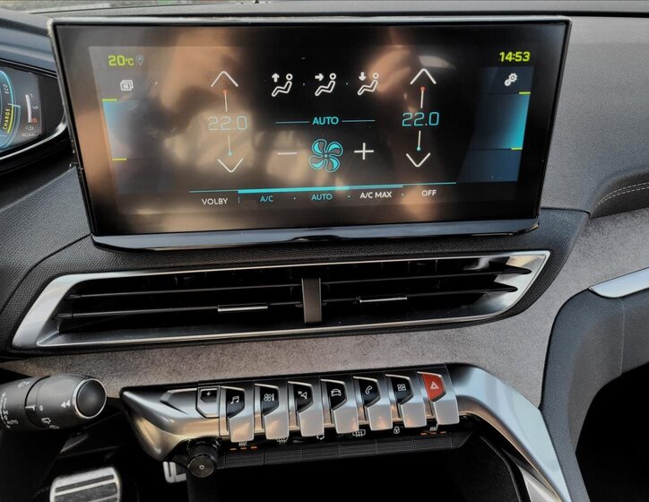 Peugeot 3008 SUV 1,6 l 133 kw